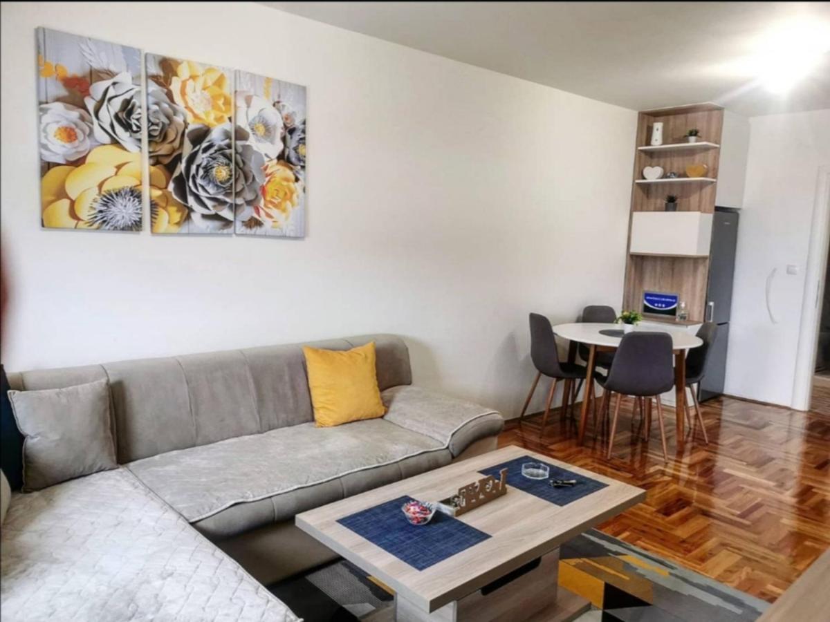 S&D Apartman Lukavica Eksteriør bilde