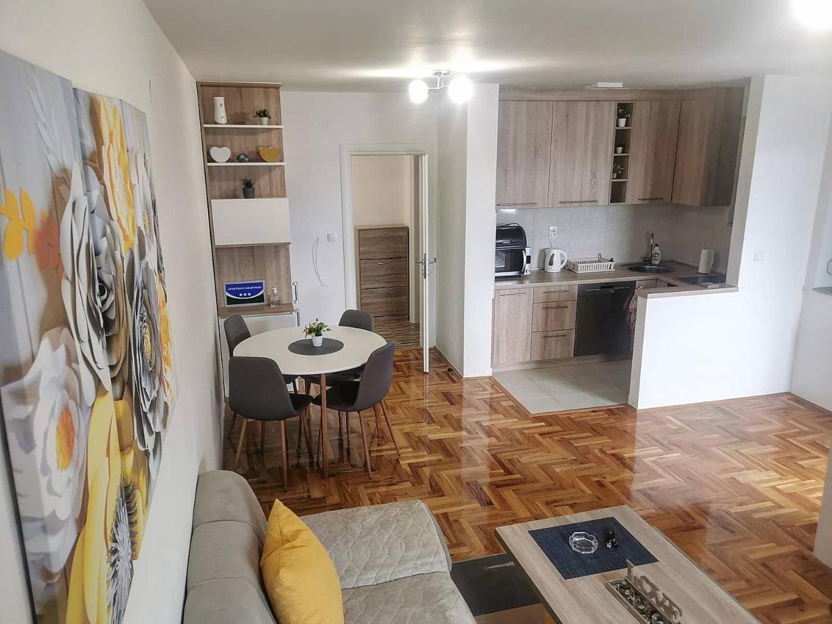 S&D Apartman Lukavica Eksteriør bilde